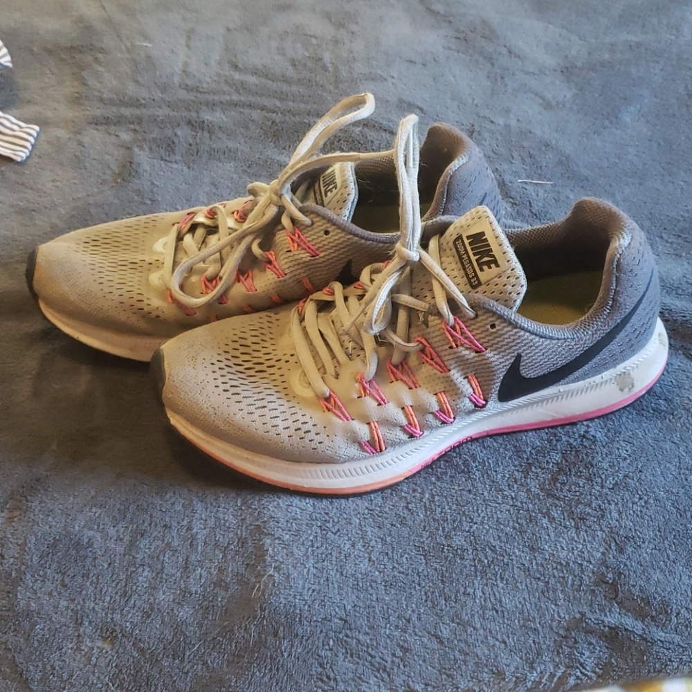 Nike zoom sneakers